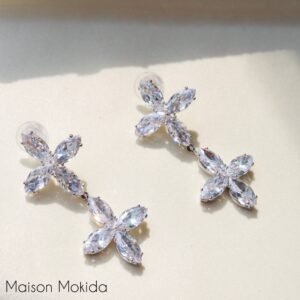 Boucles d’oreilles croix en zircon et cuivre  / tige d’oreille en argent 925 E. ( hypoallegénique )